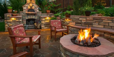 Fire pit flagstone retaining wall